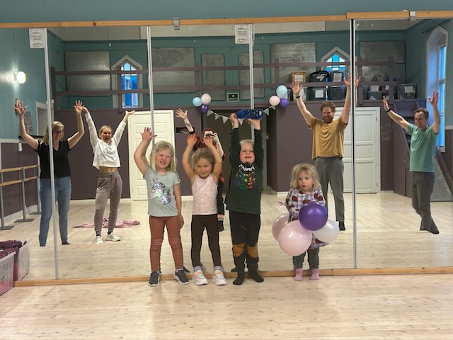 Barn og voksen 2-4 år
